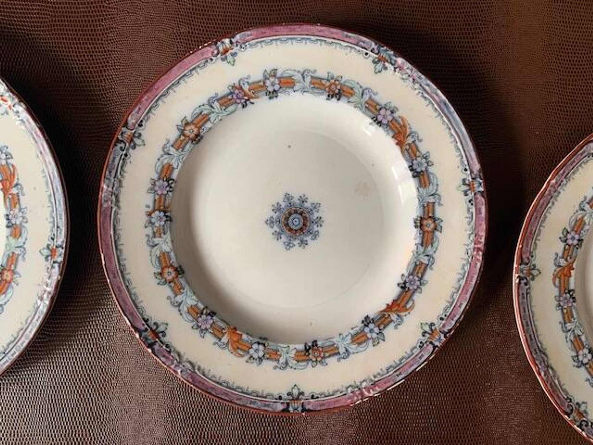 6 old English dessert plates, Wedgwood Bone, Australian model, early 20th century