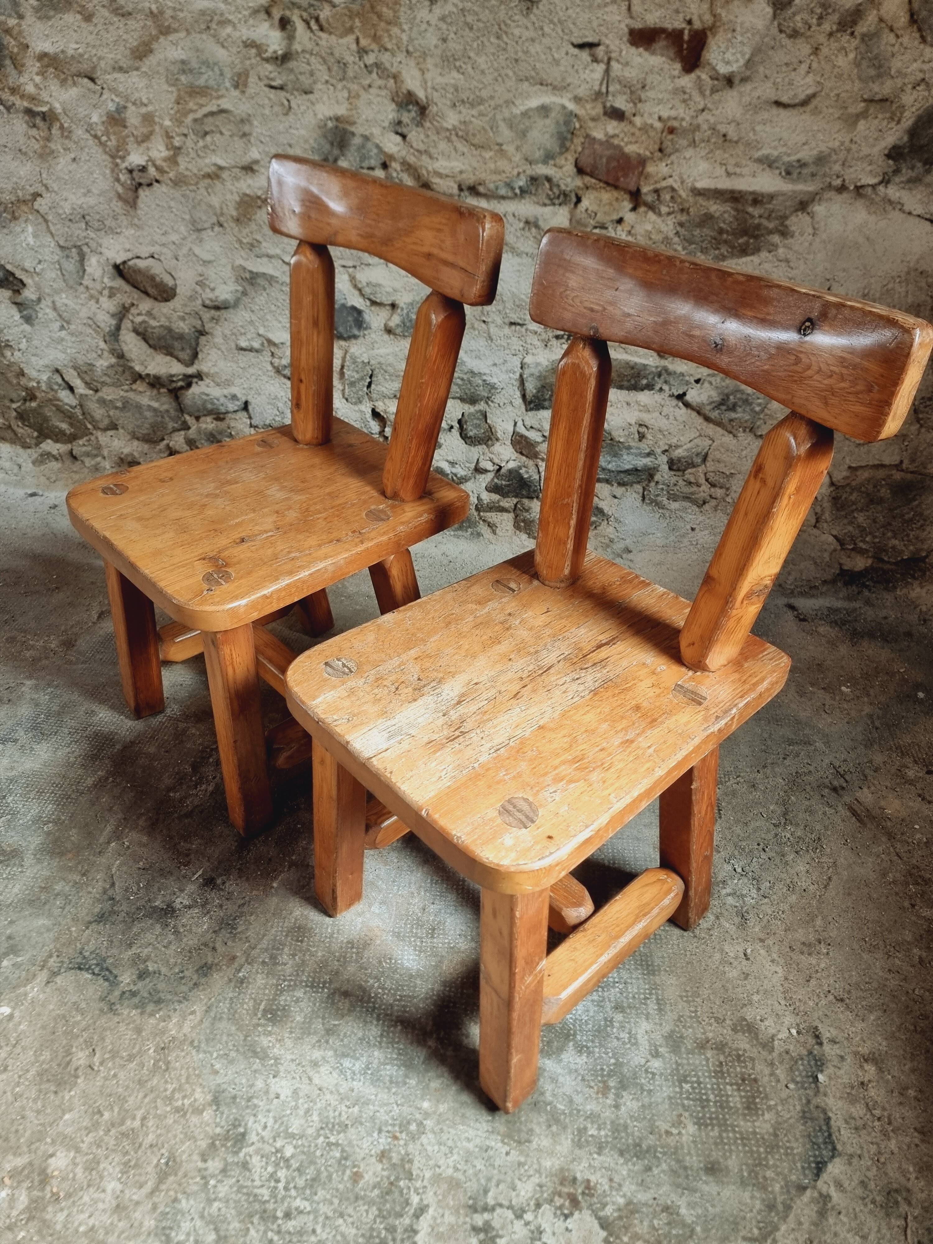Pair of Canadian Brutalist Pine Chairs – Rustic Design from the 1970s