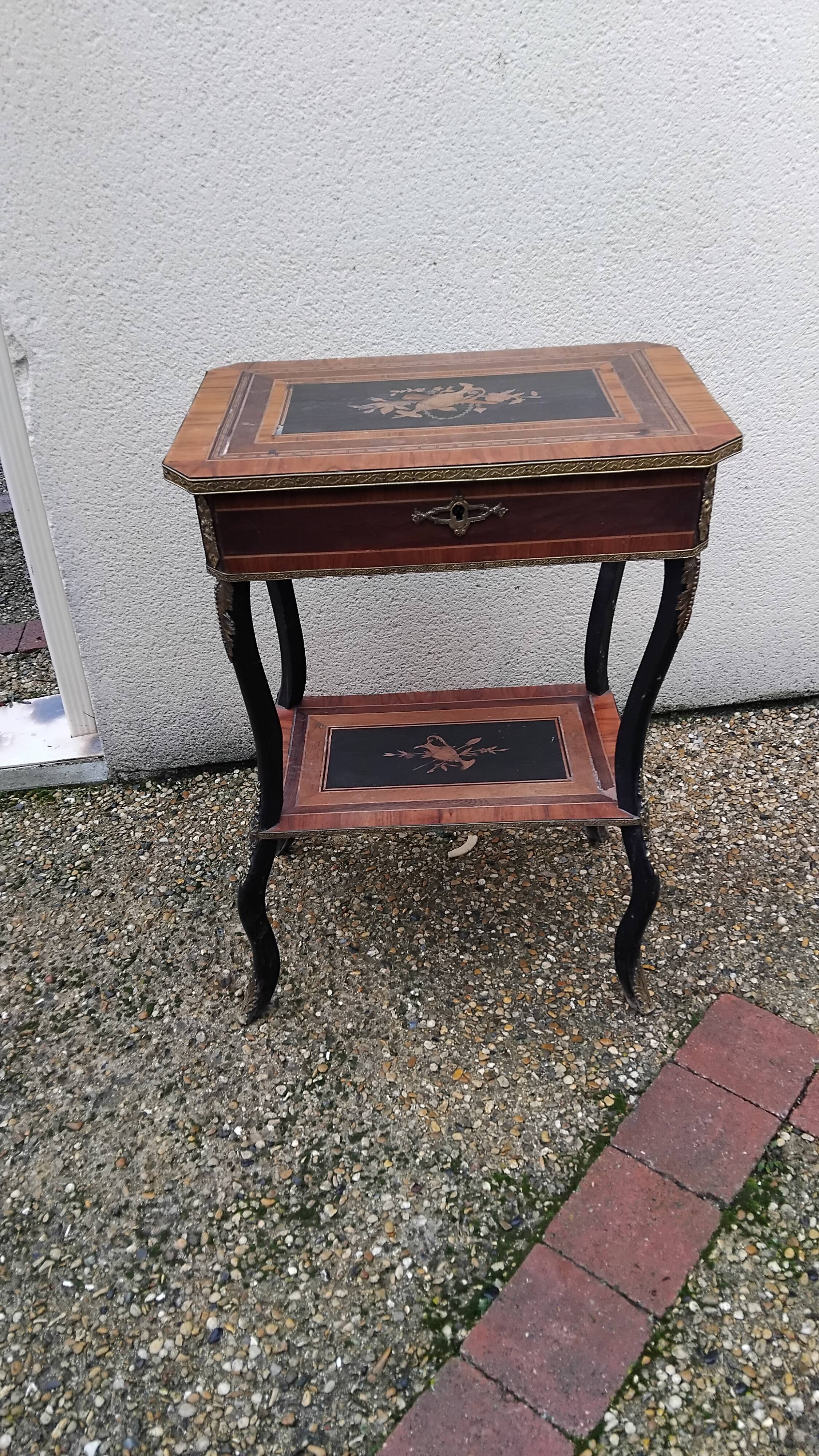 Travailleuse, coiffeuse en bois noirci et marqueterie, époque Napoléon III