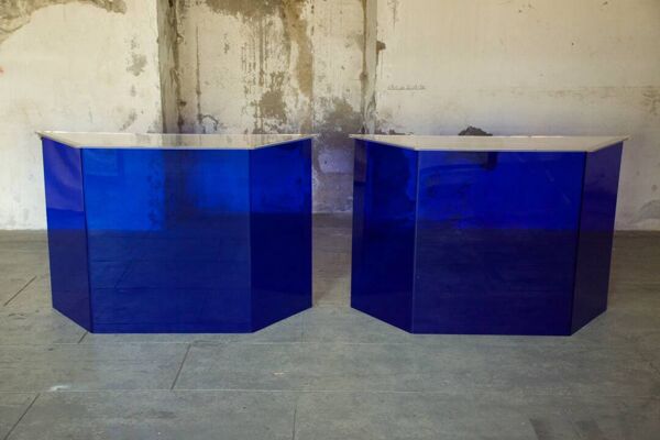 Deux consoles bleu klein vintage 1988