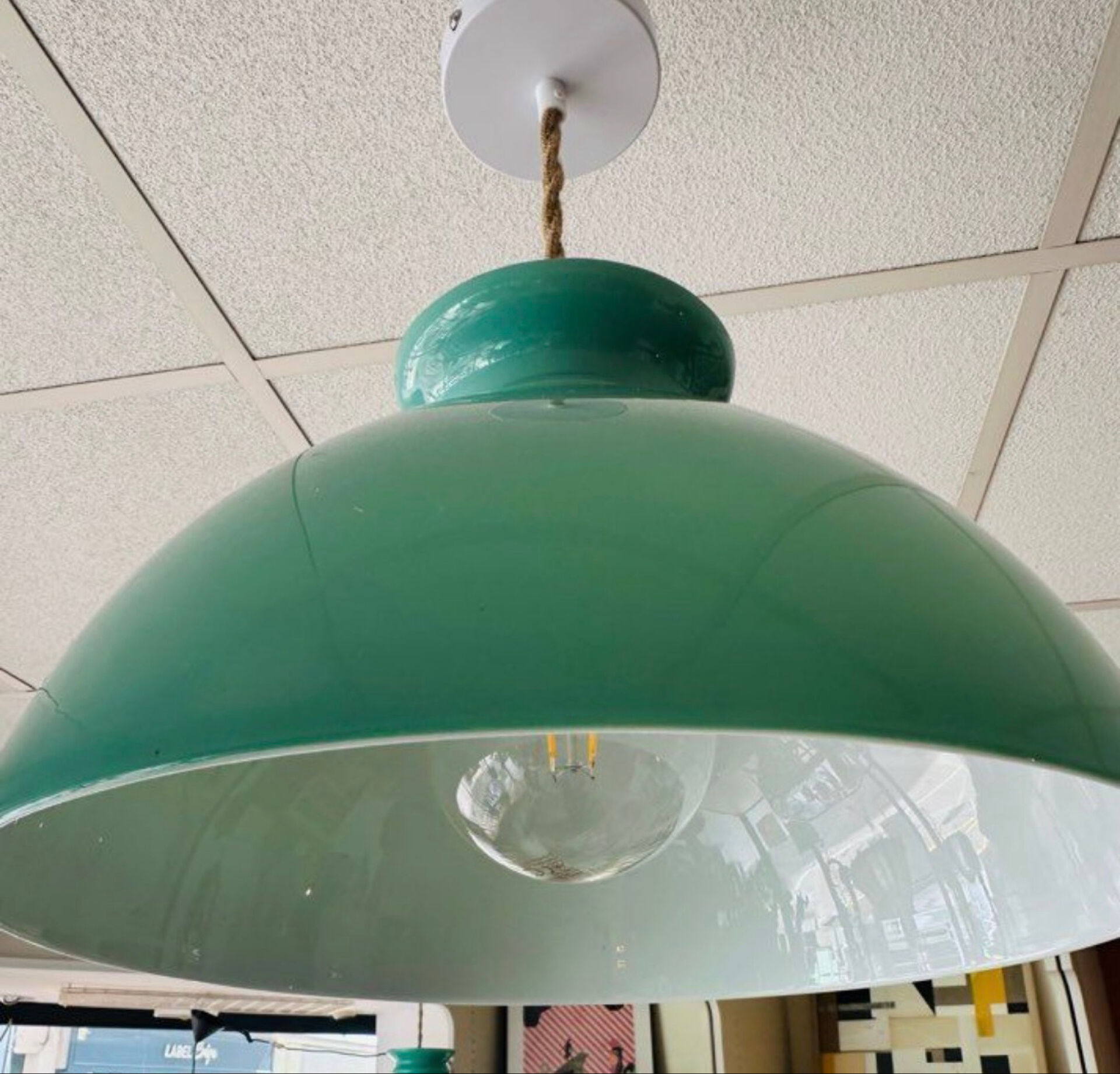 Opaline vintage green water suspension