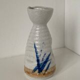 Japanese sake decanter that can form an enamelled porcelain vase or saucière