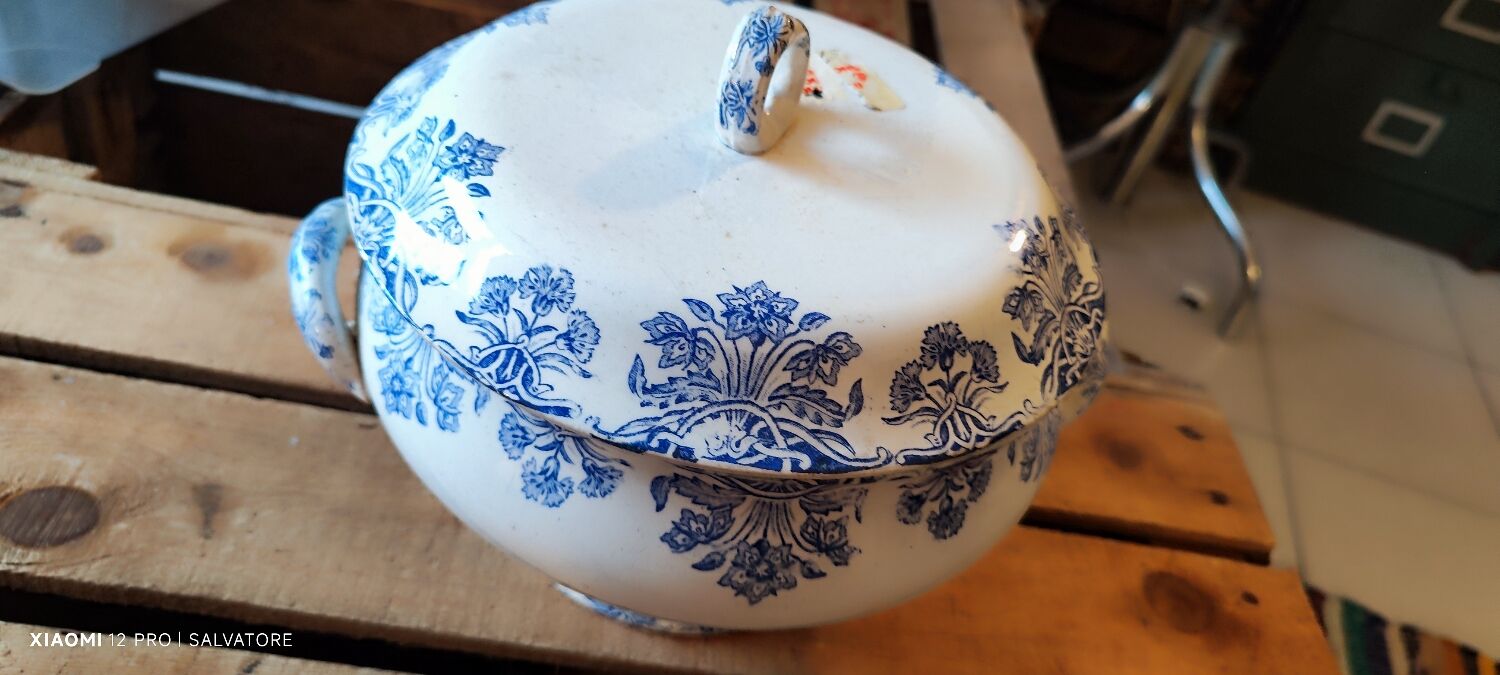 Antique soup tureen Alebacq & M. Bouchart – earthenware from Saint-Amand – decorated
