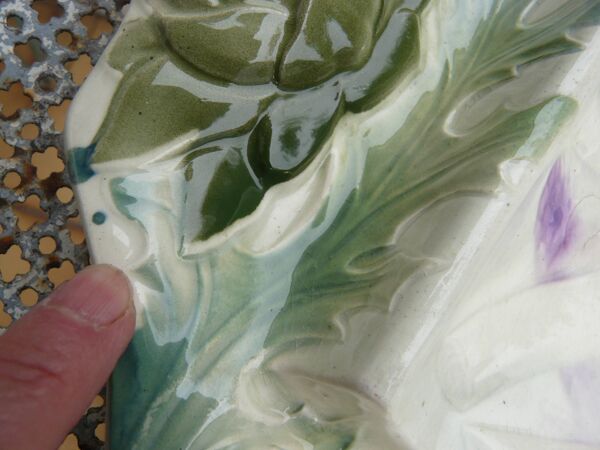 Plat a asperges et artichauts en barbotine k g luneville