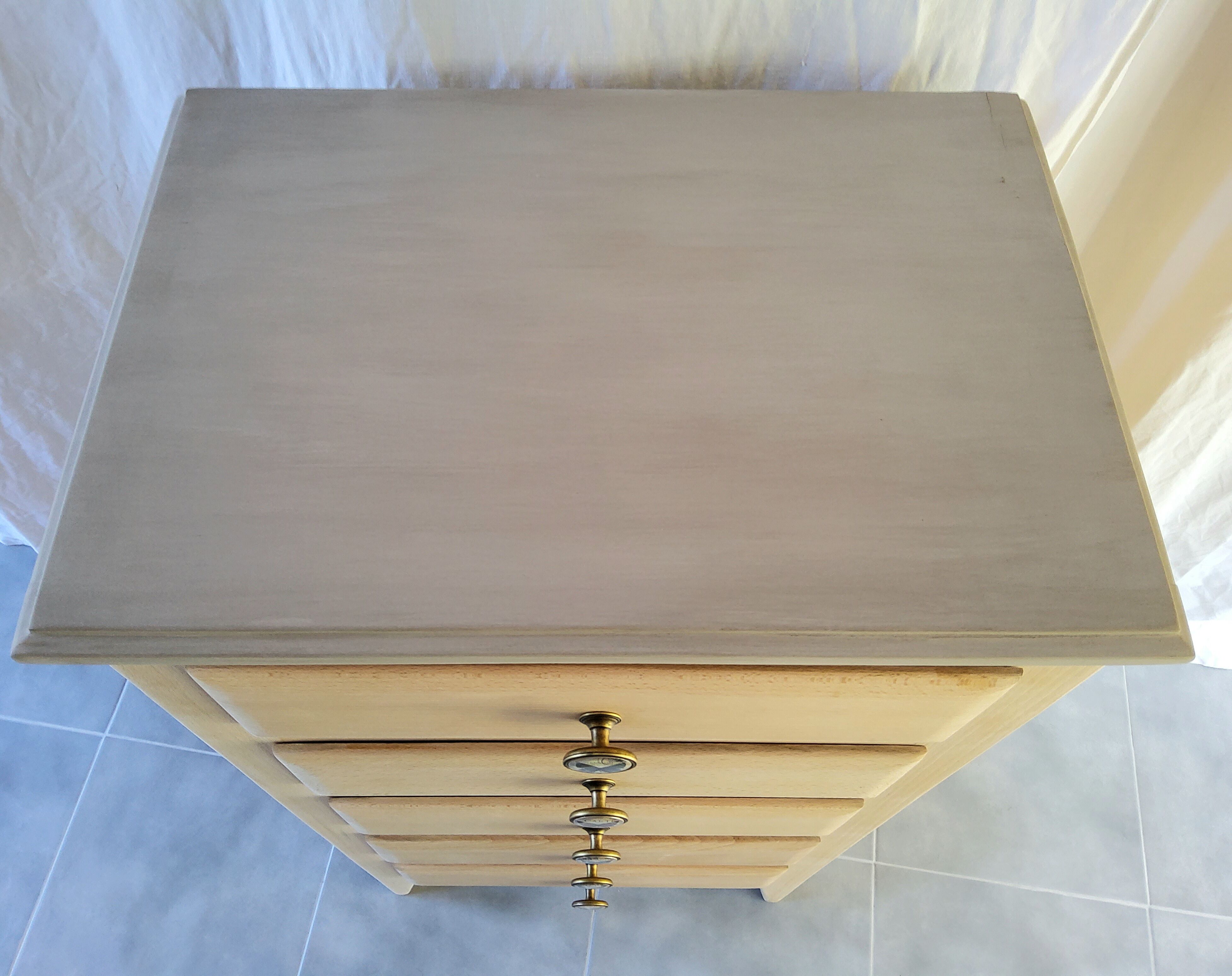 Chest of drawers