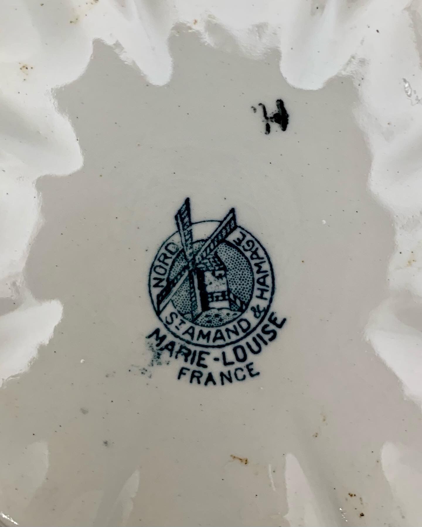 Soupière Terre de fer manufacture Saint Amand & Hamage