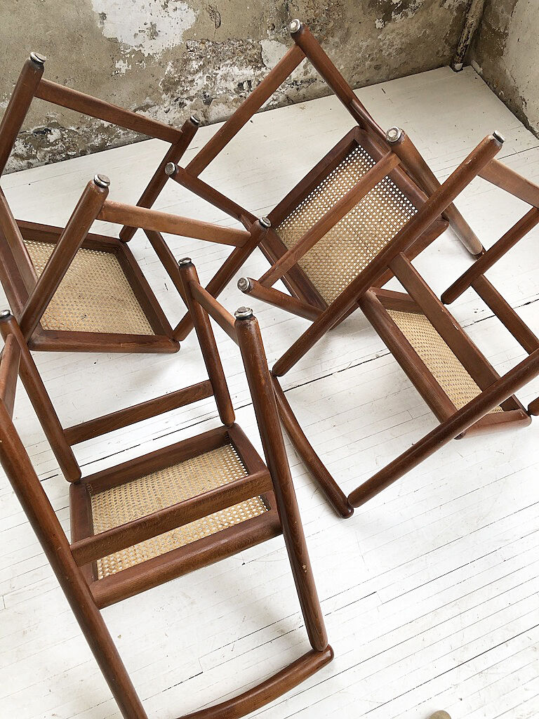 Lot de 4 chaises cannées années 50