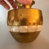 Petit vase vintage en laiton et nacre naturelle
