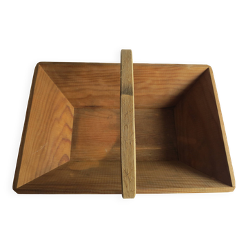 panier en bois massif ,pour vendanges