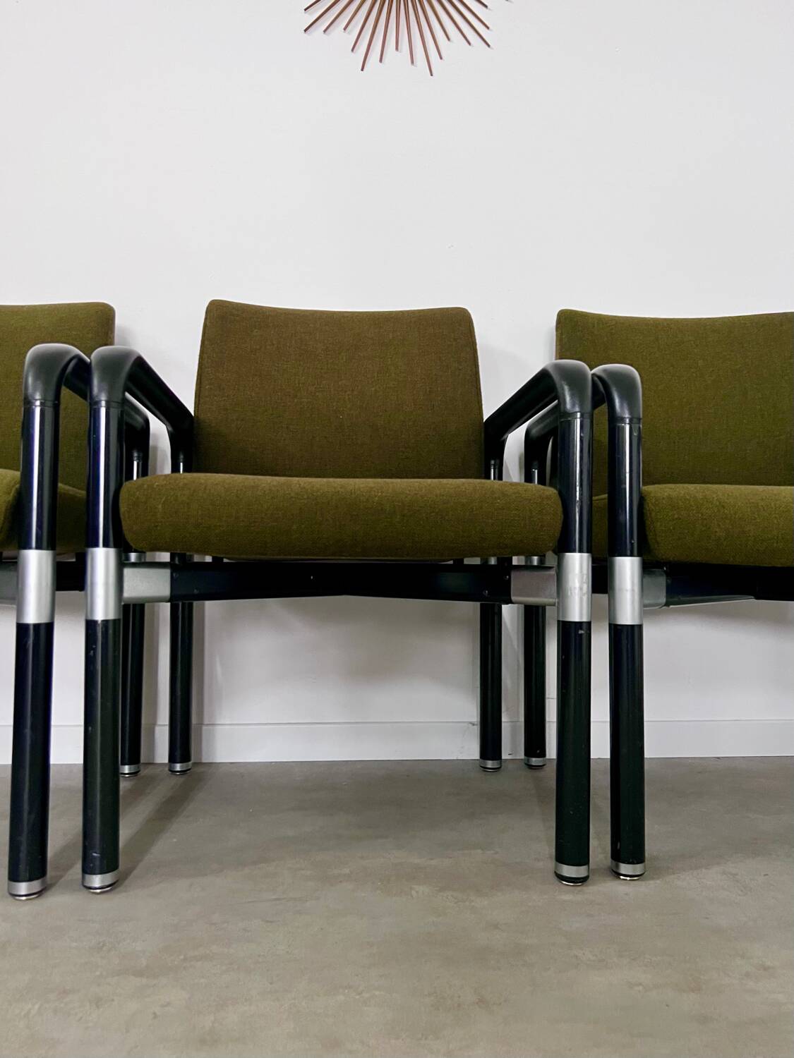 Lot de 4 chaises fauteuils design années 80 Wilkhahn métal et tissu vintage
