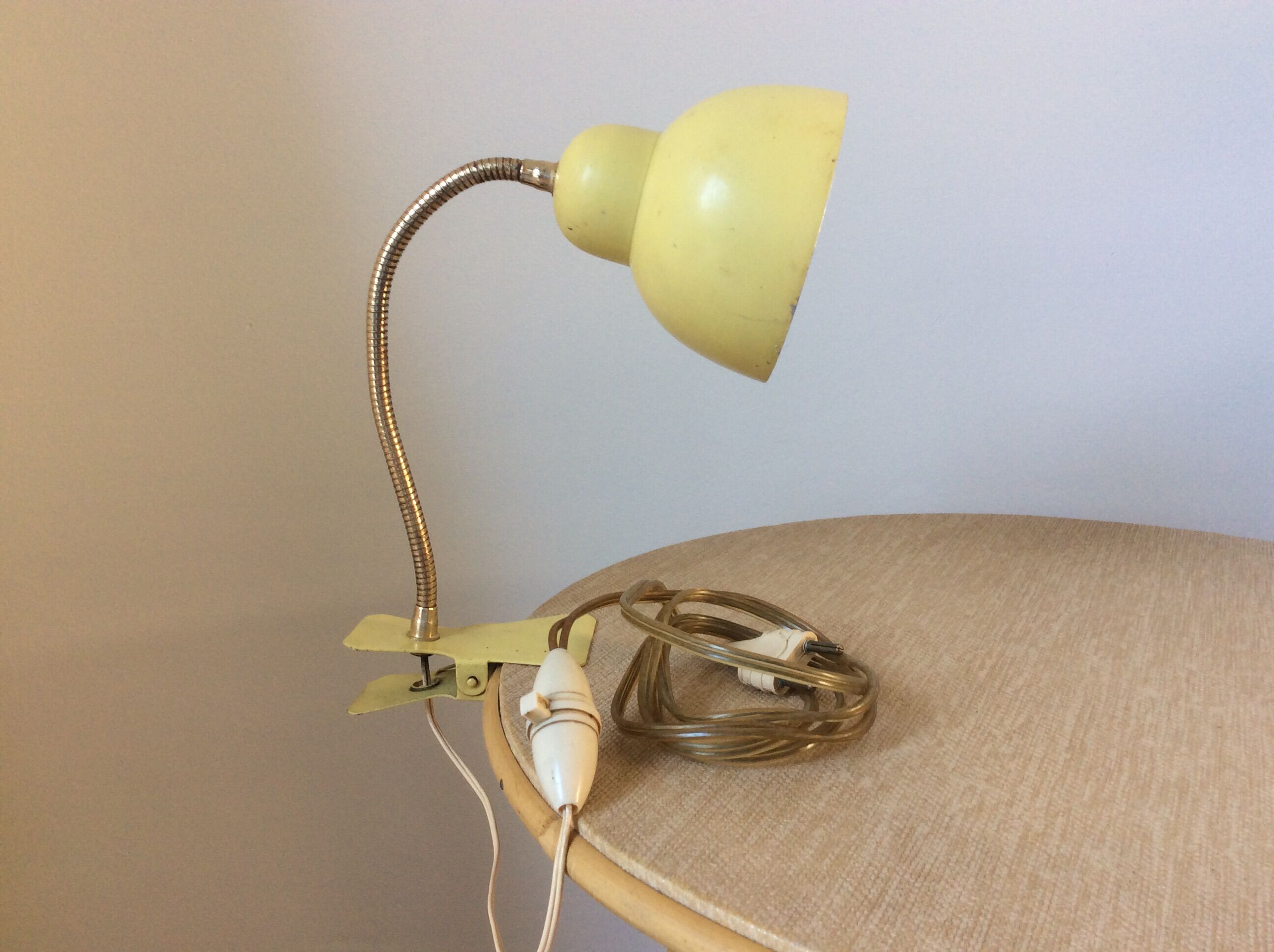Lampe pince vintage jaune