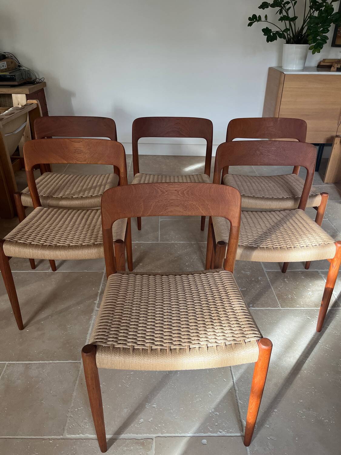 Lot de 6 chaises Niels Otto Moller n° 75 en teck