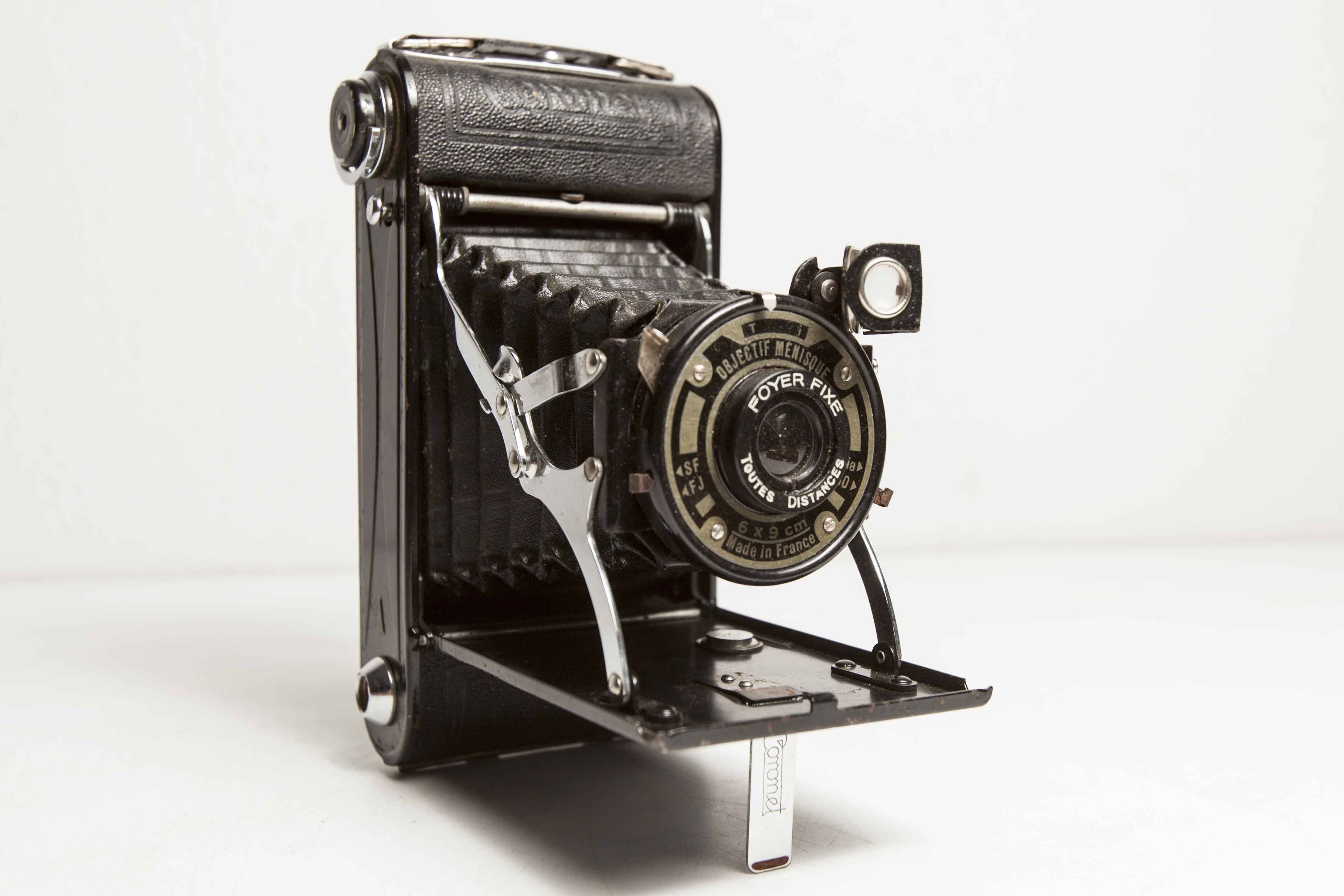 Appareil photo argentique Coronet Folding 6x9 1946 objectif menisque foyer fixe et pochette cuir