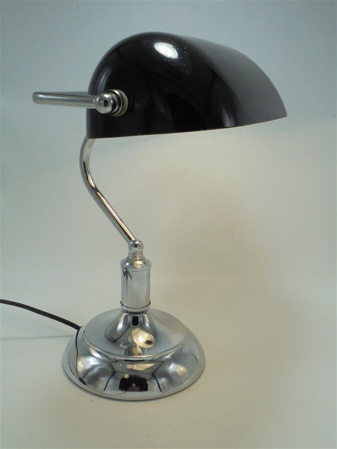 Banker's lamp