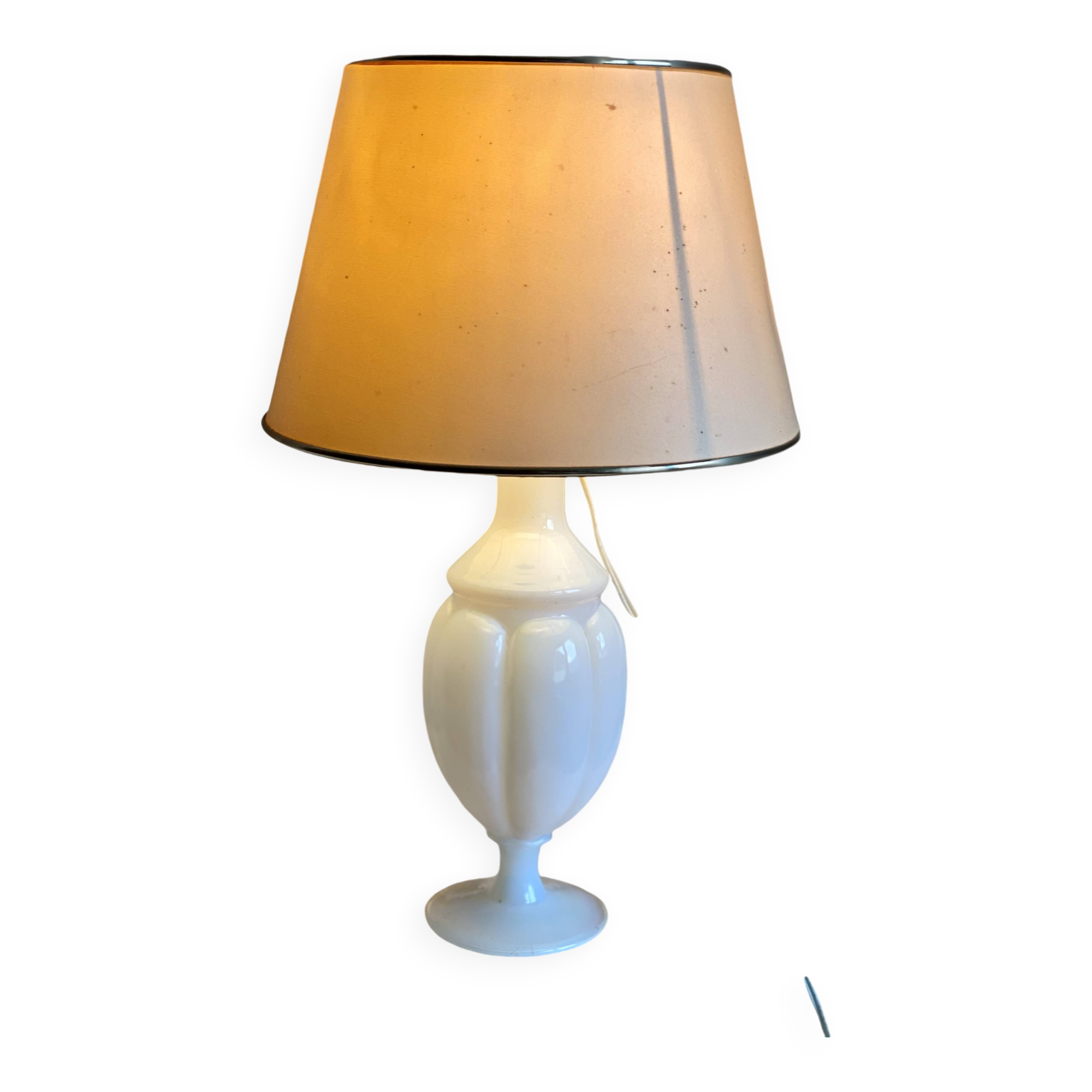 Lampe opaline blanche cristal de Sêvres vintage 1960