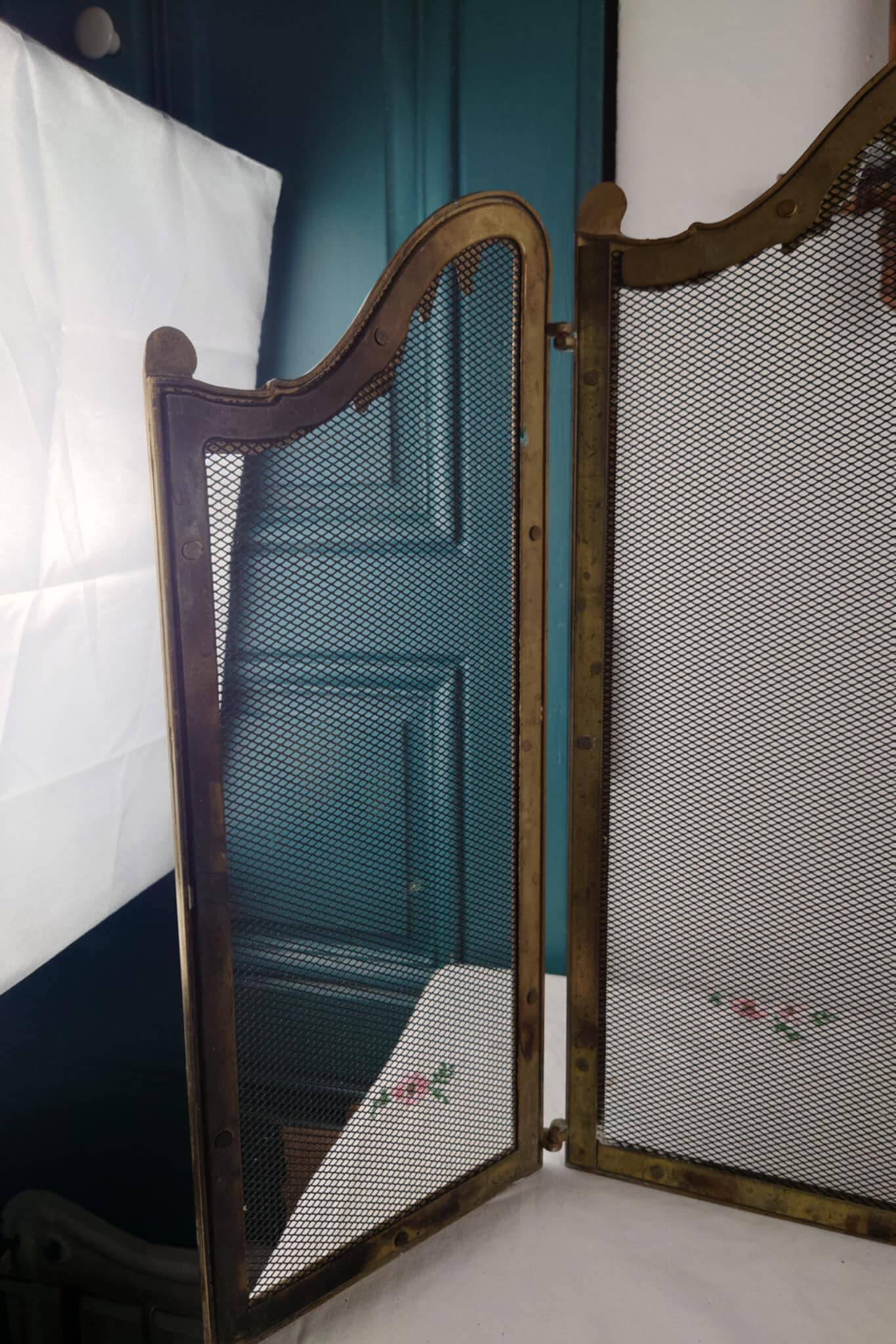 Antique Brass Fire Screen, Louis XV Style, L 83 cm / H 55 cm