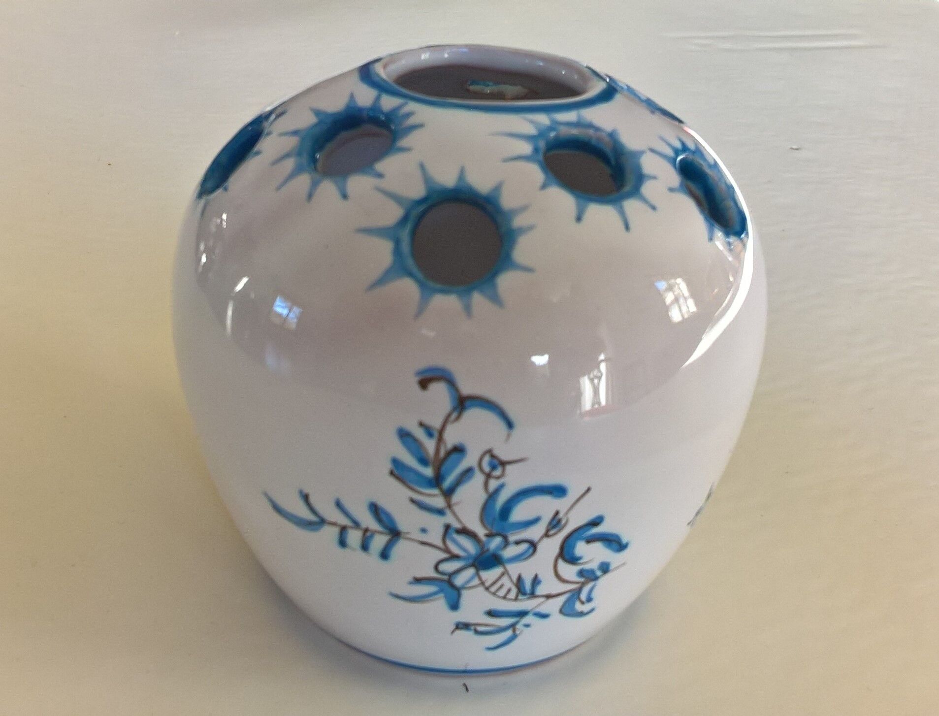 Moustiers flower spades