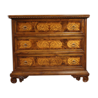 Great 20th century inlaid chest of drawers