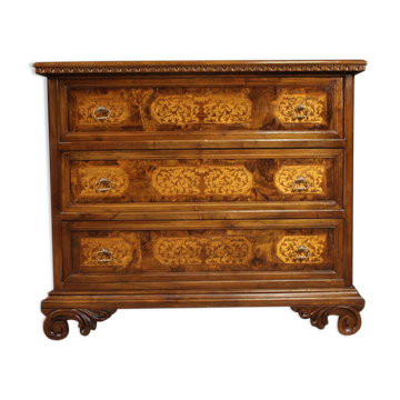 Great 20th century inlaid chest of drawers