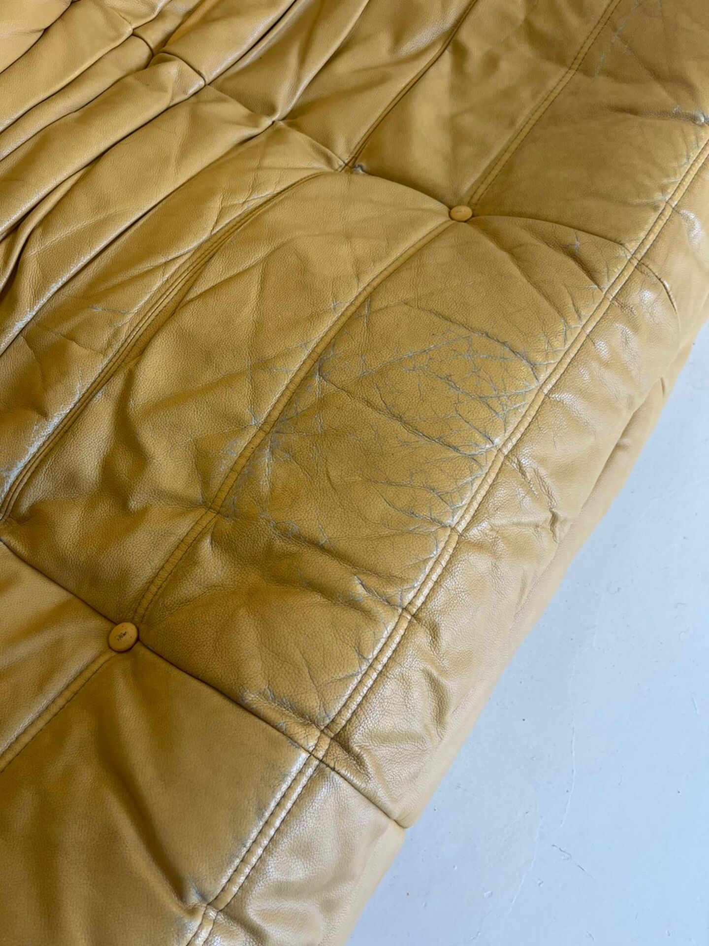 Ligne Roset Togo vintage honey yellow leather – 3-seater + 2 armchairs