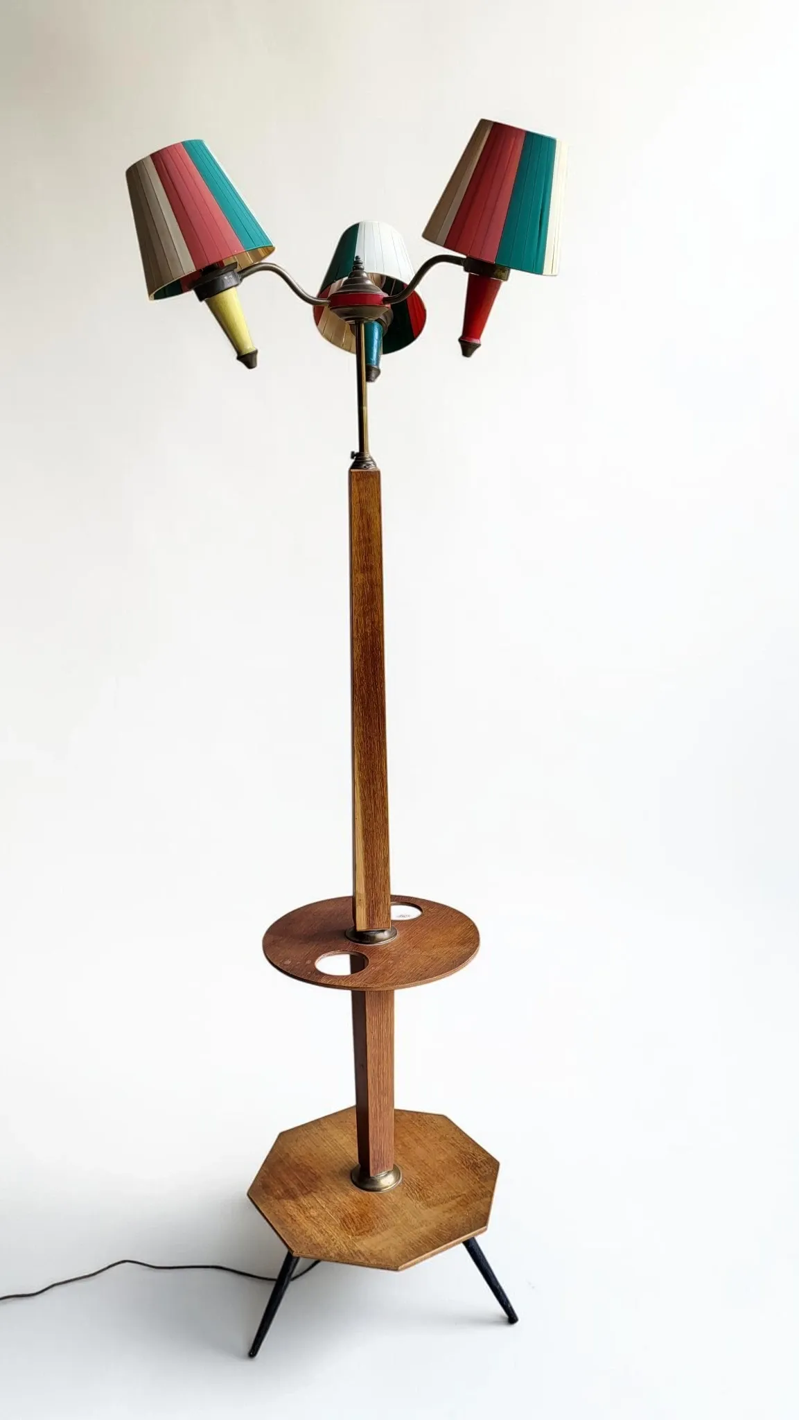 Tripod floor lamp in oak and brass, three lights