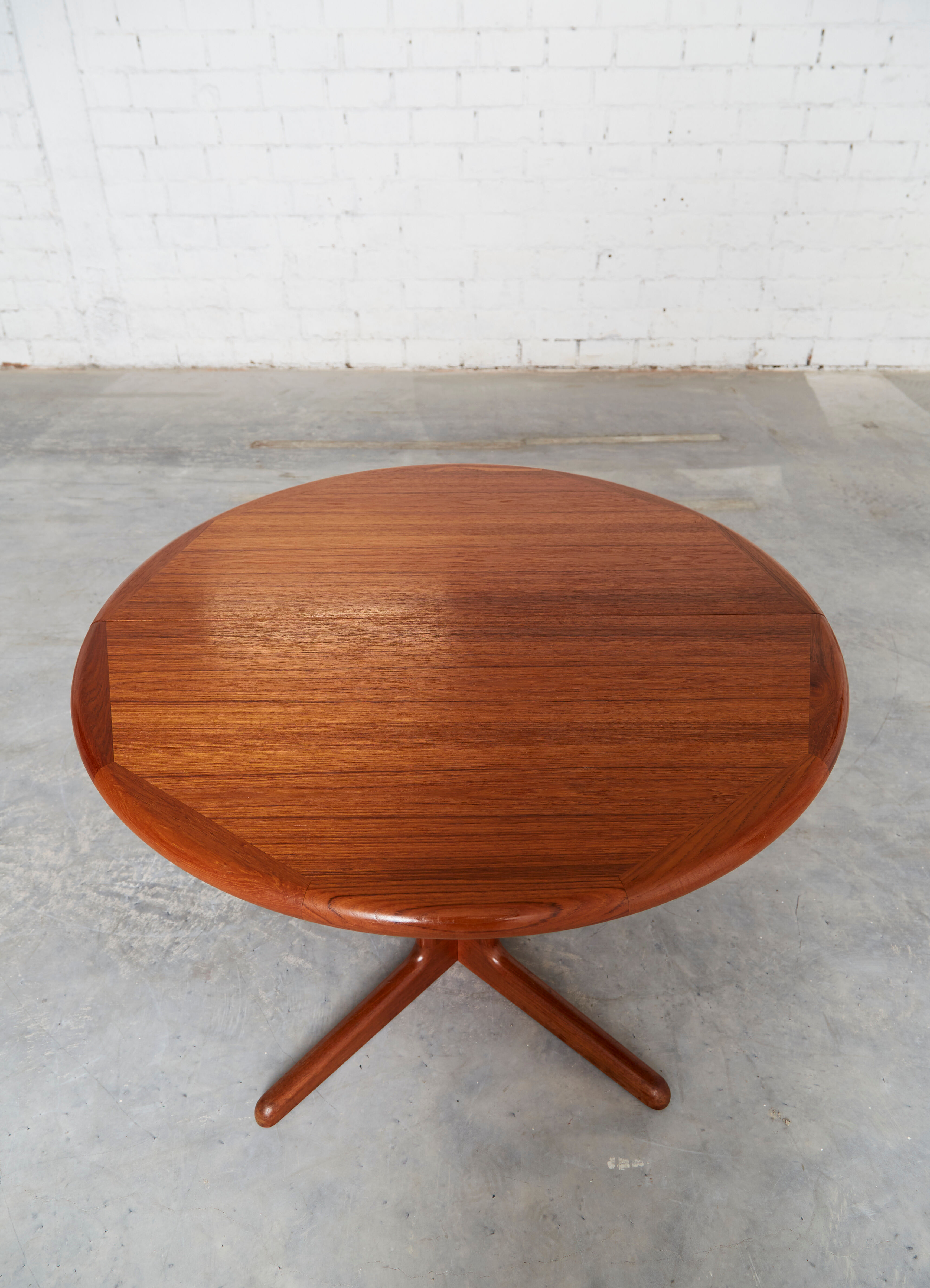 Table à manger en teck du milieu du siècle par Falster Møbelfabrik