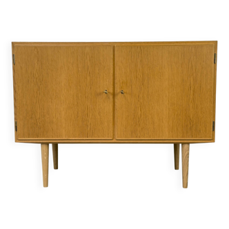 Buffet en chêne du milieu du siècle par Carlo Jensen pour Hundevad & Co, années 1960