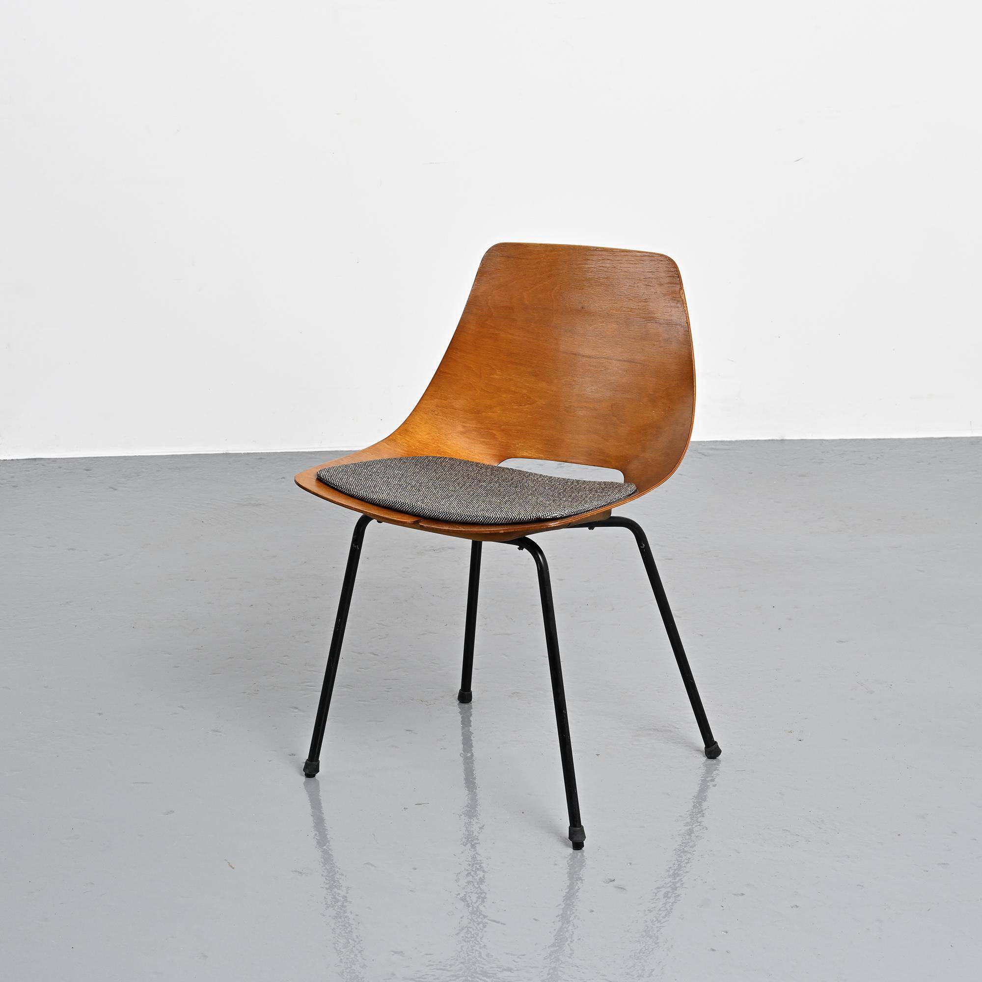 Chaise Tonneau par Pierre Guariche, Steiner, 1953