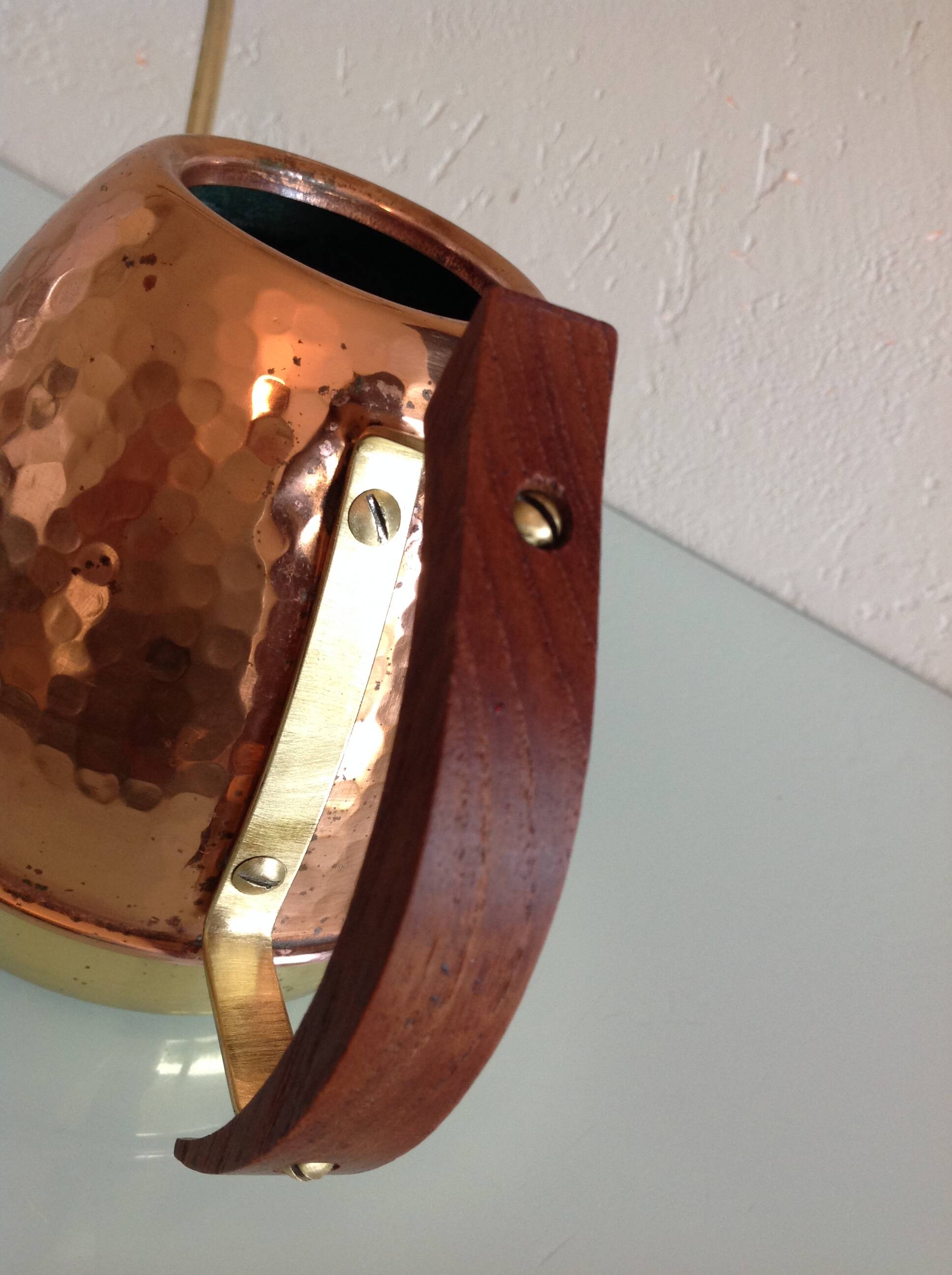 Watering can in hammered red copper and wooden handle/vintage 60s-70s