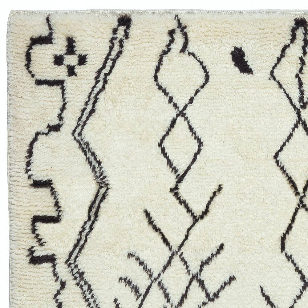 Contemporary Handmade Moroccan Berber Tulu Rug, 100% Natural Wool