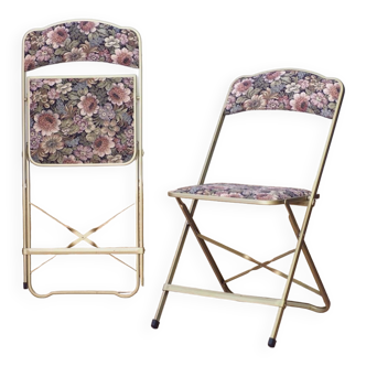 2 folding chairs with CHAISOR flower tapestry