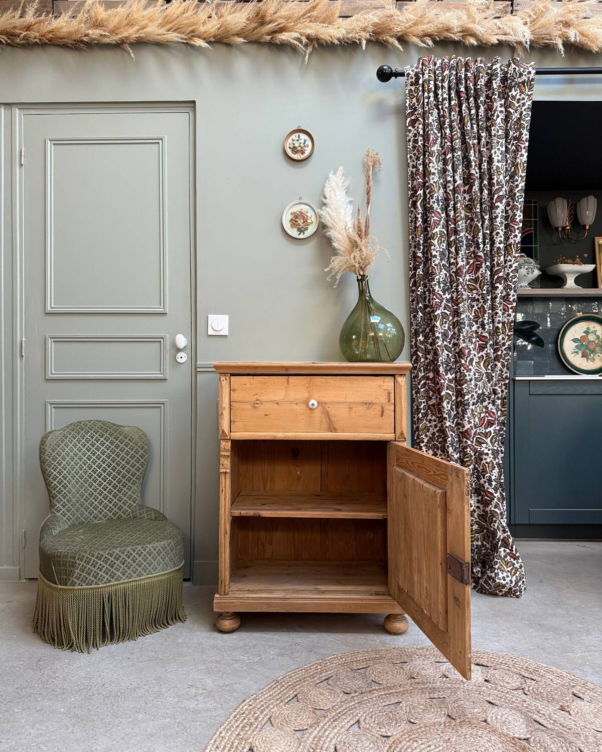 English jam cupboard in solid pine (renovated)