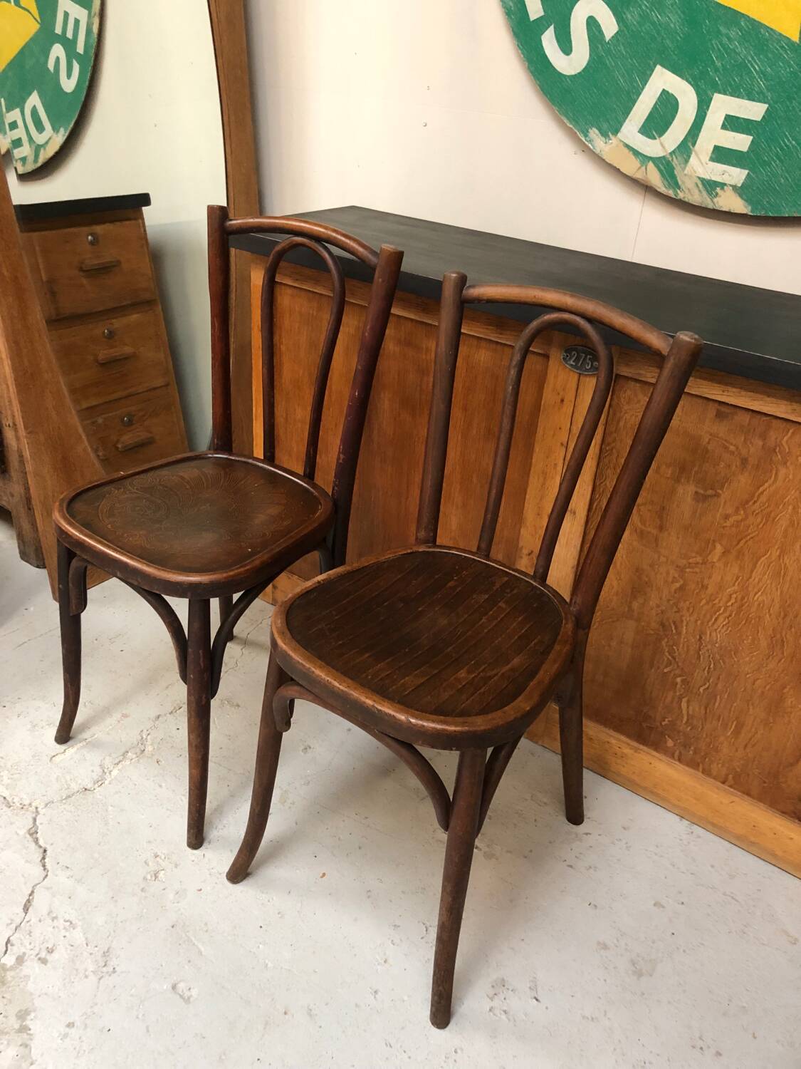 Anciennes chaises bistrot bois courbe