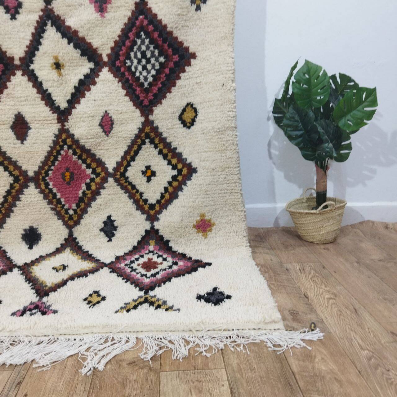 Azilal Berber rug in handmade wool 240 X 145 CM