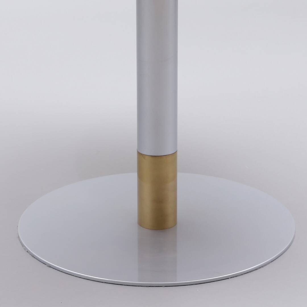 Round table with central base, wood top, 1970s