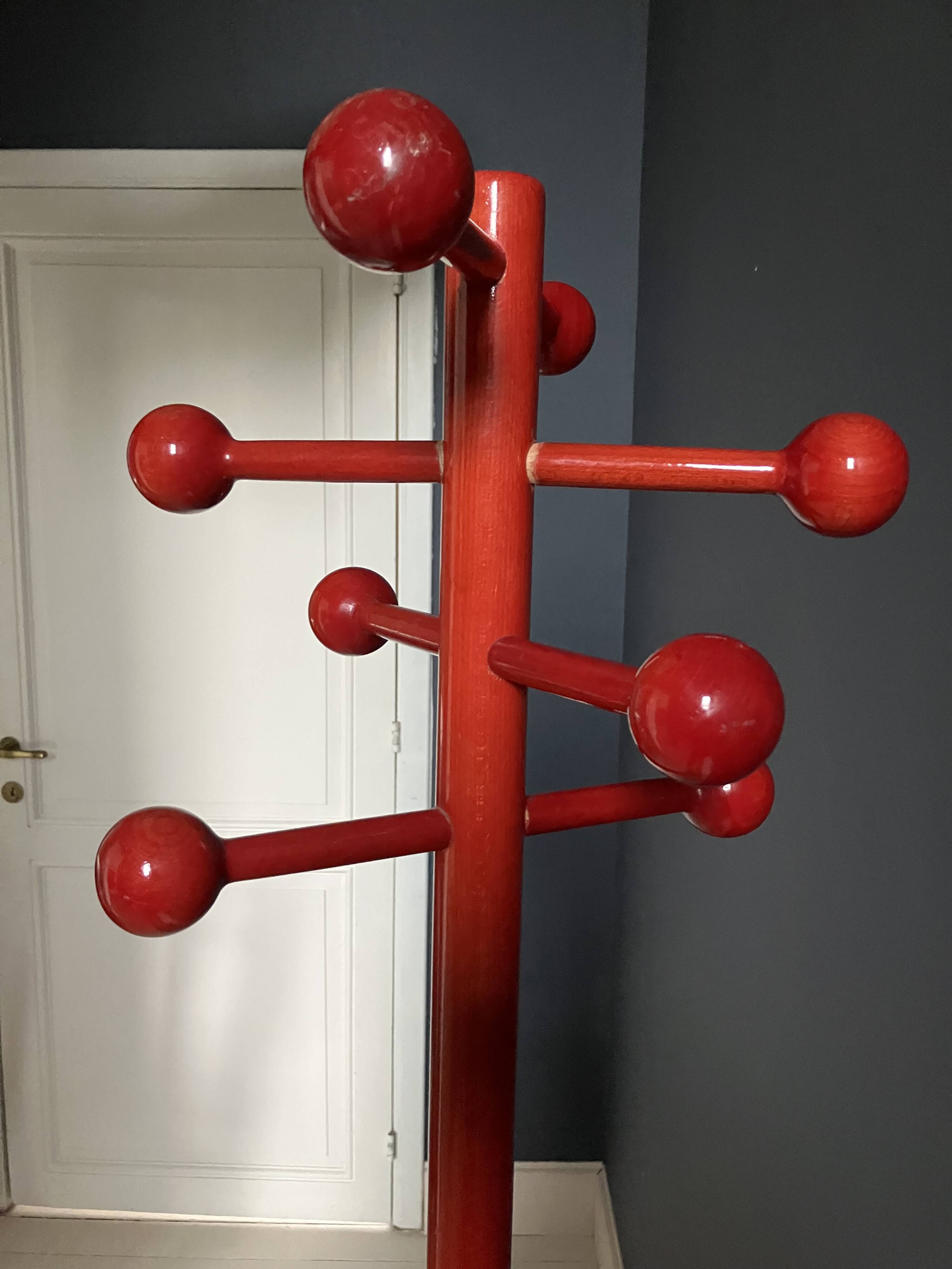 Porte manteau rouge vintage années 80