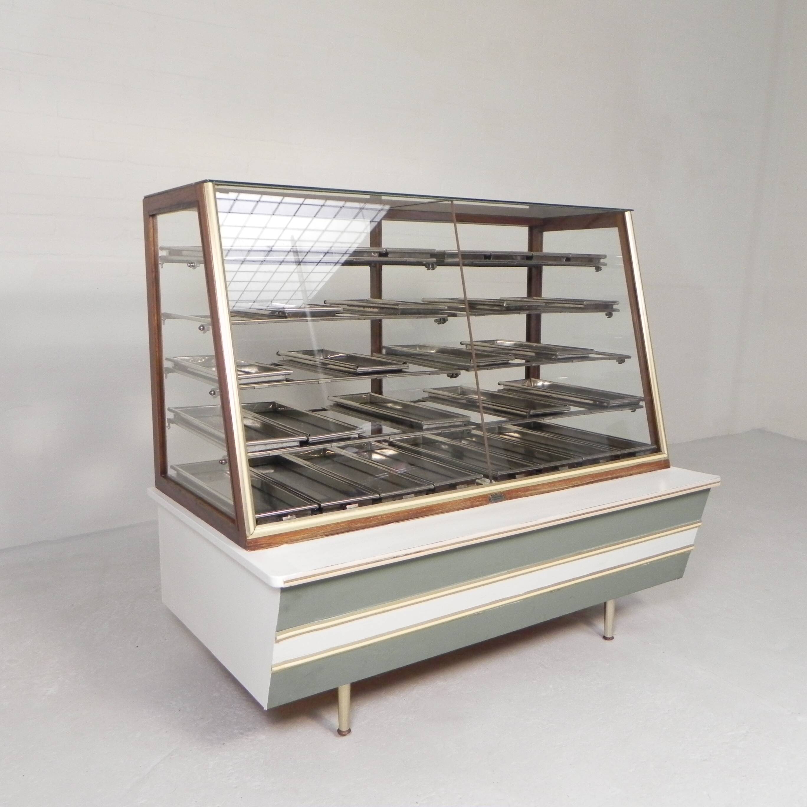 Bakery display case, Esme counter Groningen, 1950s