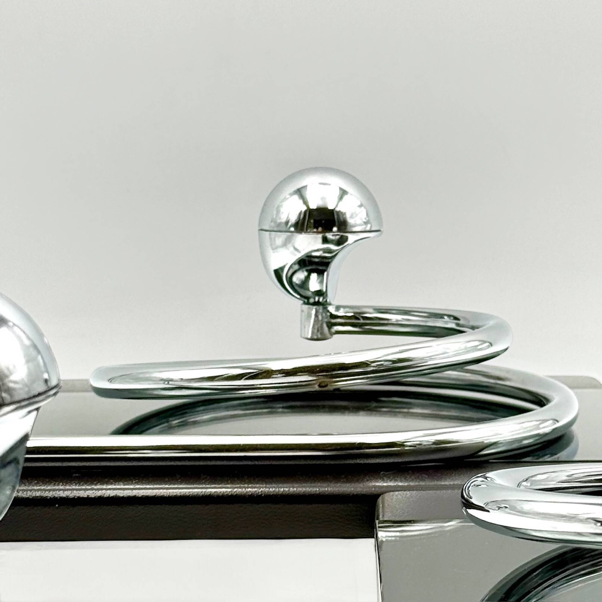 Paire de patères Space Age italiennes avec miroir Goffredo Reggiani des années.