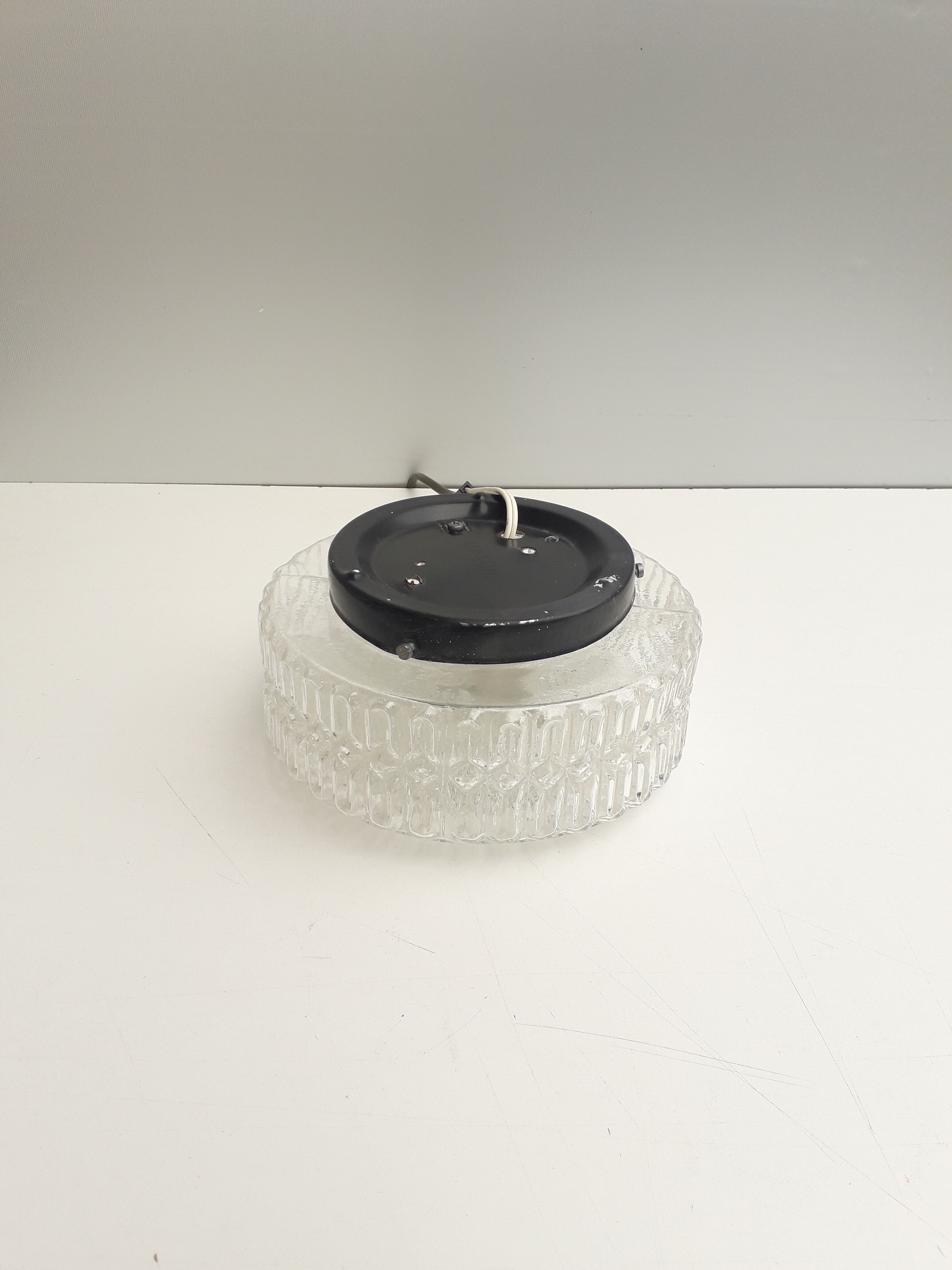 Vintage ceiling lamp / wall lamp - Molded glass - Round shape - 1970