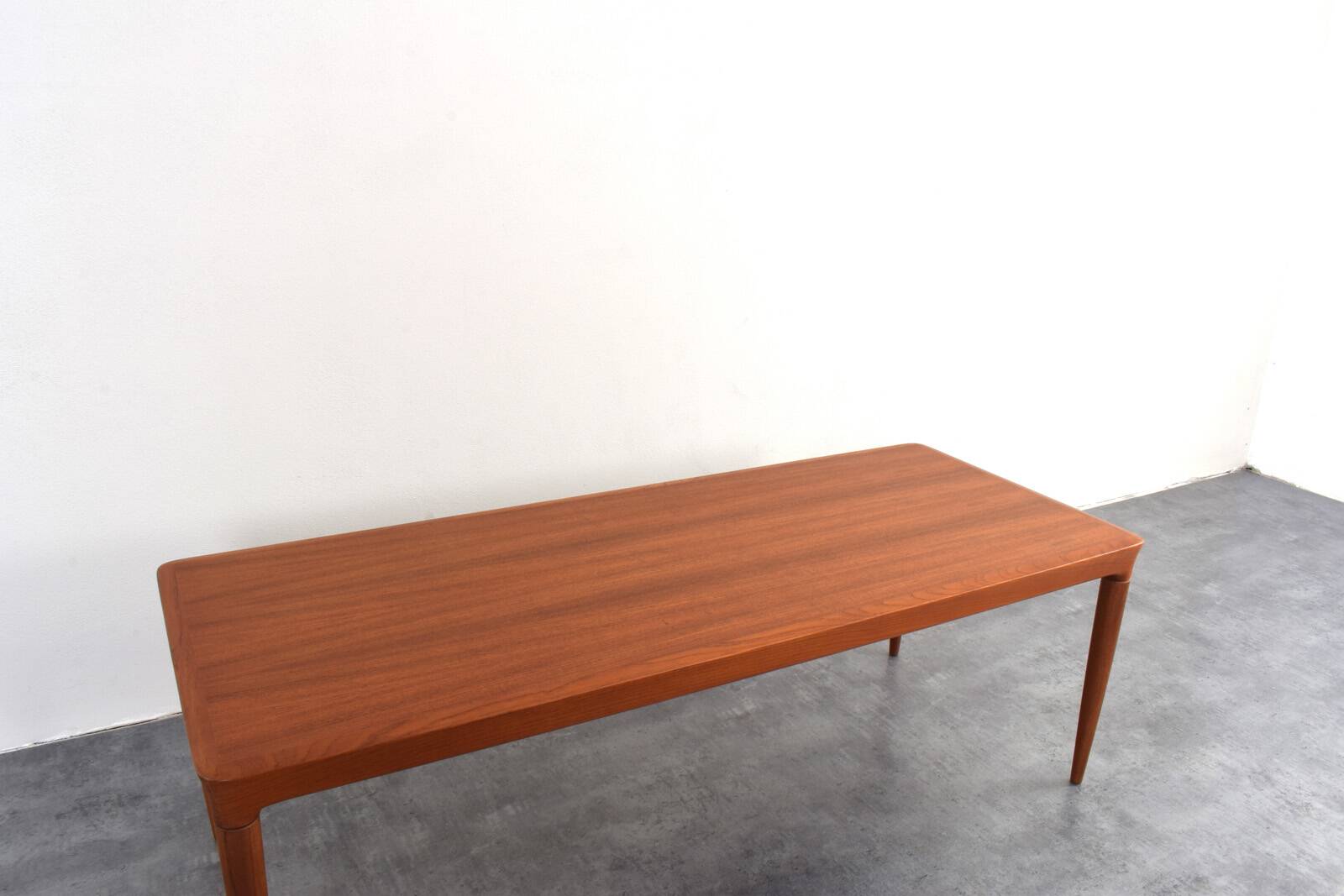 Table basse en teck danois du milieu du siècle par Johannes Andersen pour CFC Silkeborg