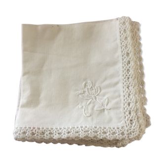 6 cotton towels. White. Hand-made Entourage and embroidery.