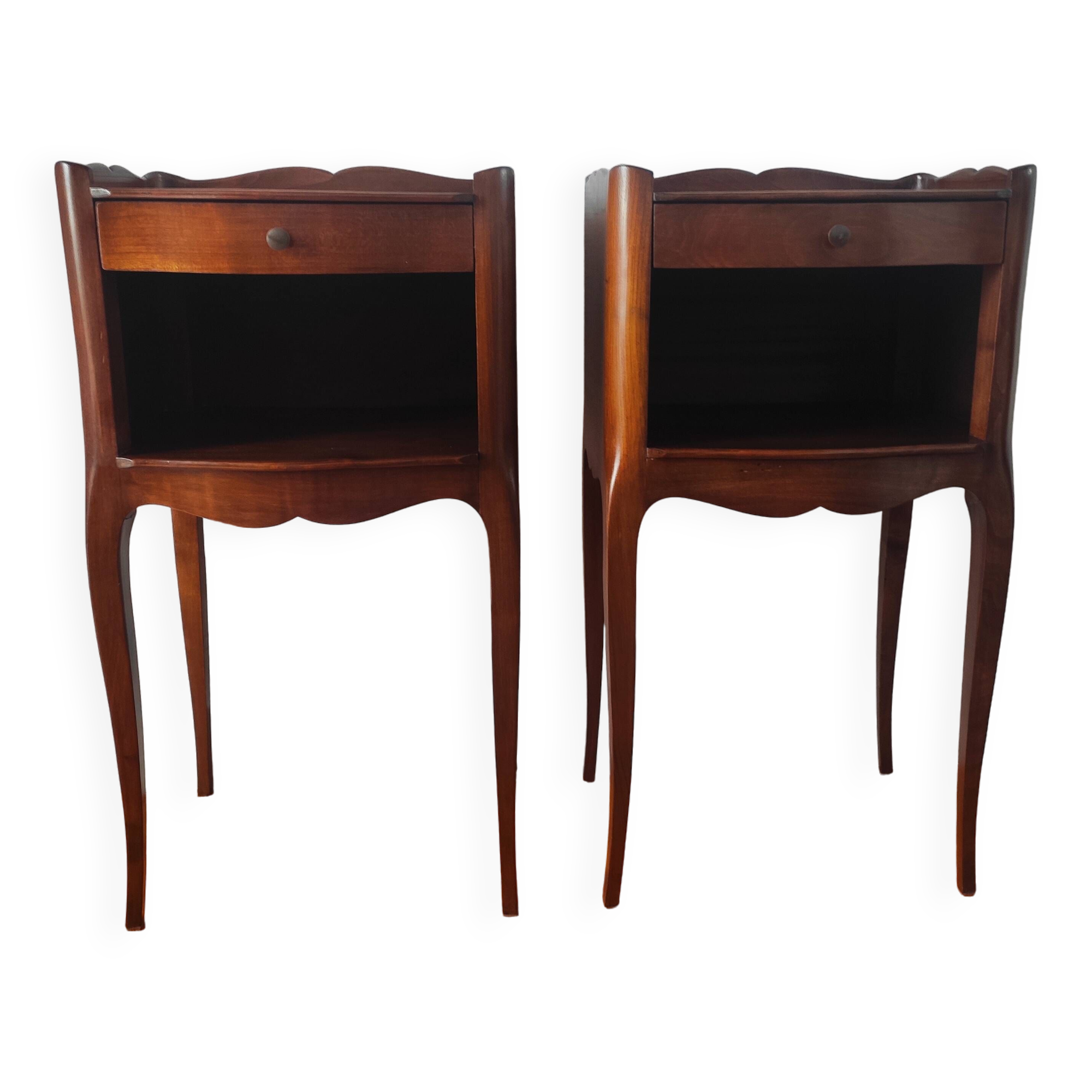 Paire de tables de chevet style Louis XV
