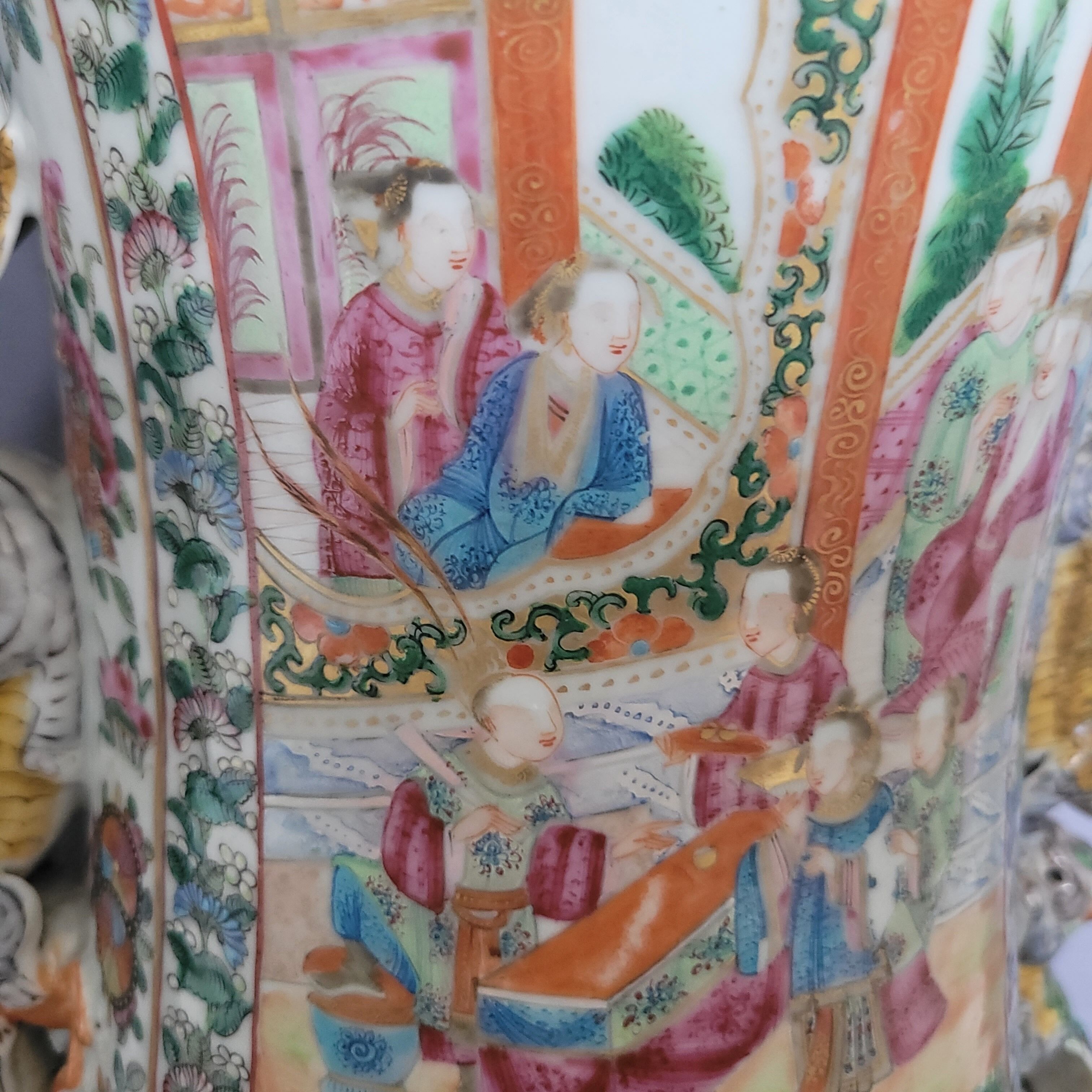 Very large Chinese vase (92 centimeters)