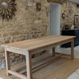 Farm table