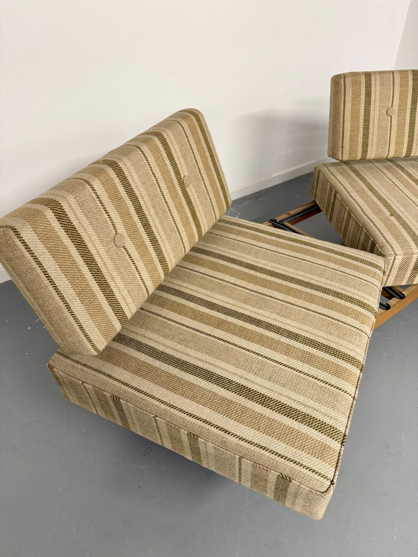 Vintage Daybed sofa bed design by Wilhelm Knoll model Stella from the 1960s.