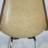 Ray & Charles Eames, édition Herman Miller, set de 4 chaises oranges. Circa 1960