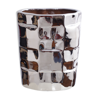 Silver chrome vase mirror effect