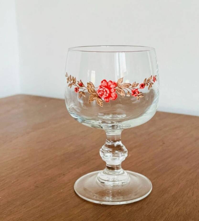 6 new Luminarc stemmed glasses from the 60s