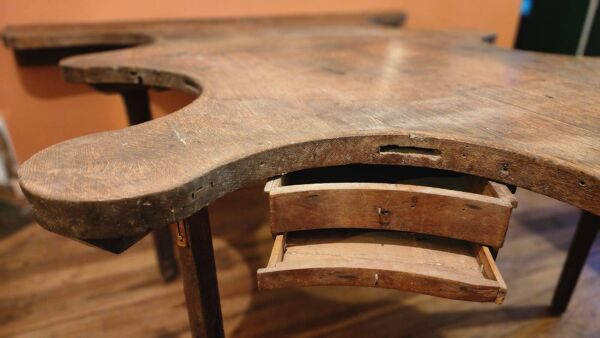 Table de bijoutier