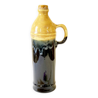 Enameled ceramic bottle with handle